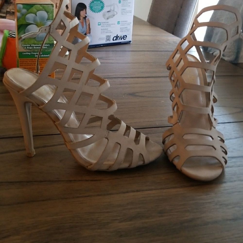 Heels - Picture 2 of 2